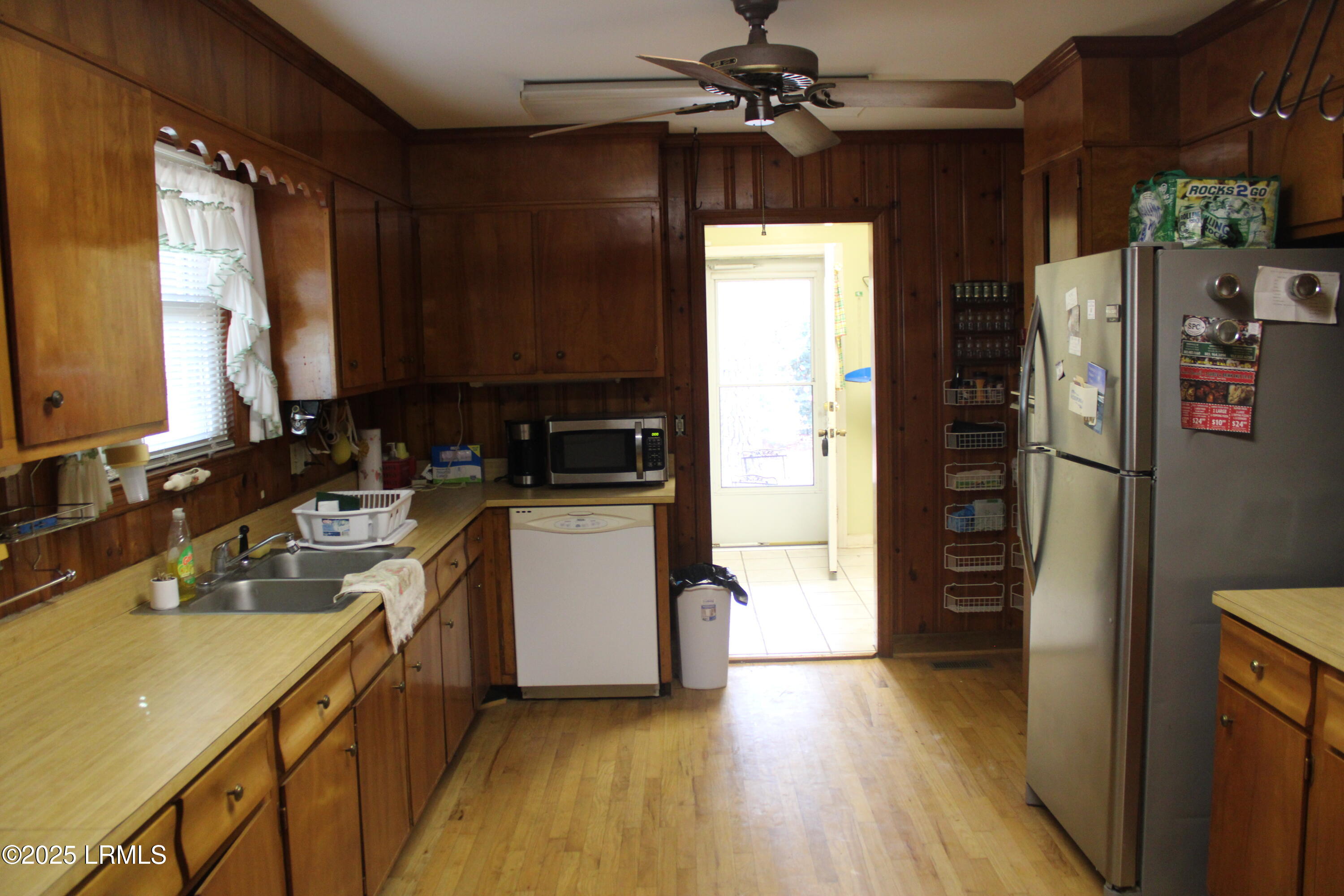 301 Pulaski Drive West Hampton, SC 29924 - Photo 4 of 13 IMG_3059