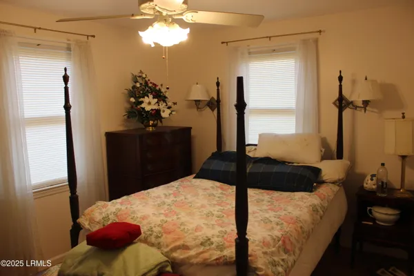 $215,000 | 301 Pulaski Drive West, Hampton, SC 29924