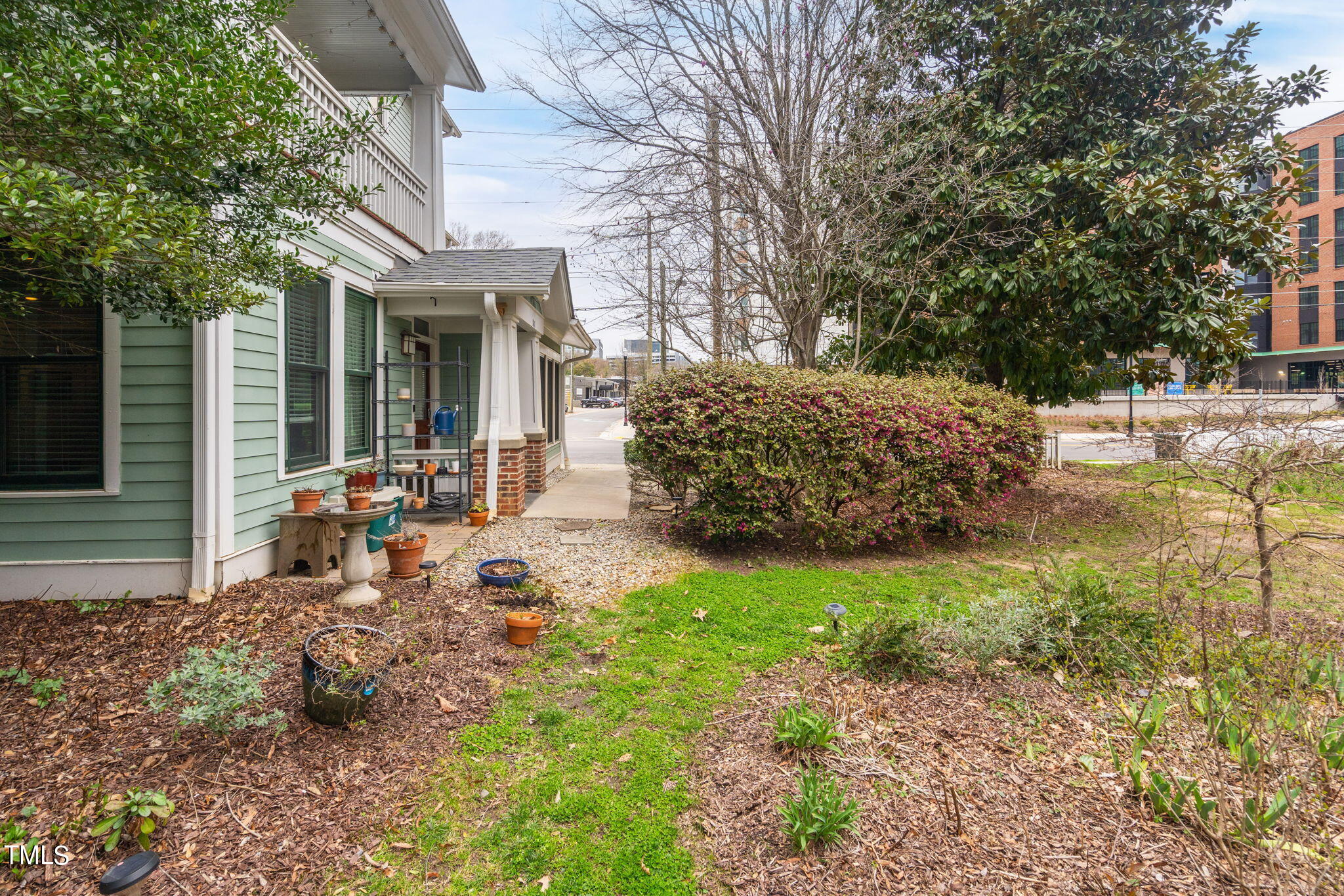 613 West Cabarrus Street, Unit 101 Raleigh, NC 27603 - Photo 19 of 24 26-web-or-mls-613-w-cabarrus-st-101
