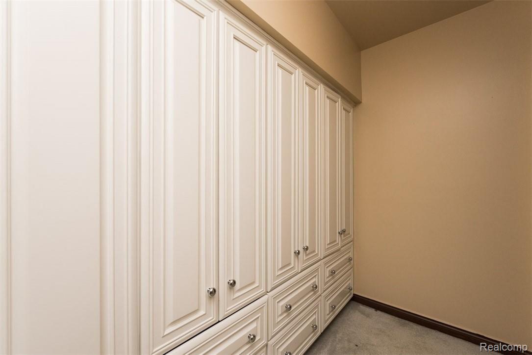 3950 Oak Pointe Court Rochester, MI 48306 - Photo 44 of 64 47.jpg