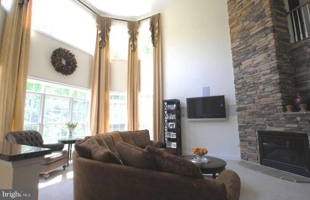 7685 Colonial Beach Road Pasadena, MD 21122 - Photo 3 of 30 two story Family Room