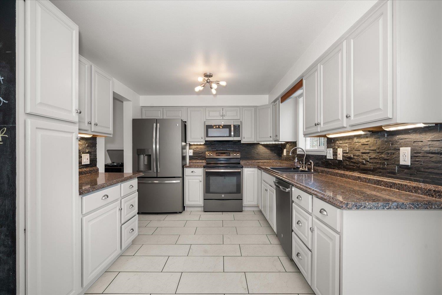 4115 South Myrtle Street Spokane, WA 99223 - Photo 7 of 27