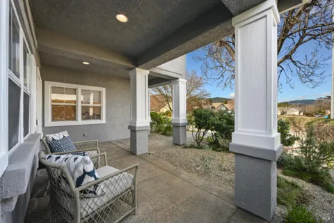 $788,000 | 141 Clover Springs Drive, Cloverdale, CA 95425