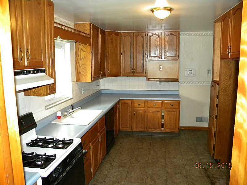 5215 Radnor Road Indianapolis, IN 46226 - Photo 4 of 14 Gallery Image 4