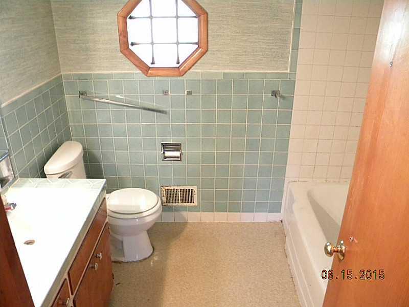 5215 Radnor Road Indianapolis, IN 46226 - Photo 7 of 14 Gallery Image 7