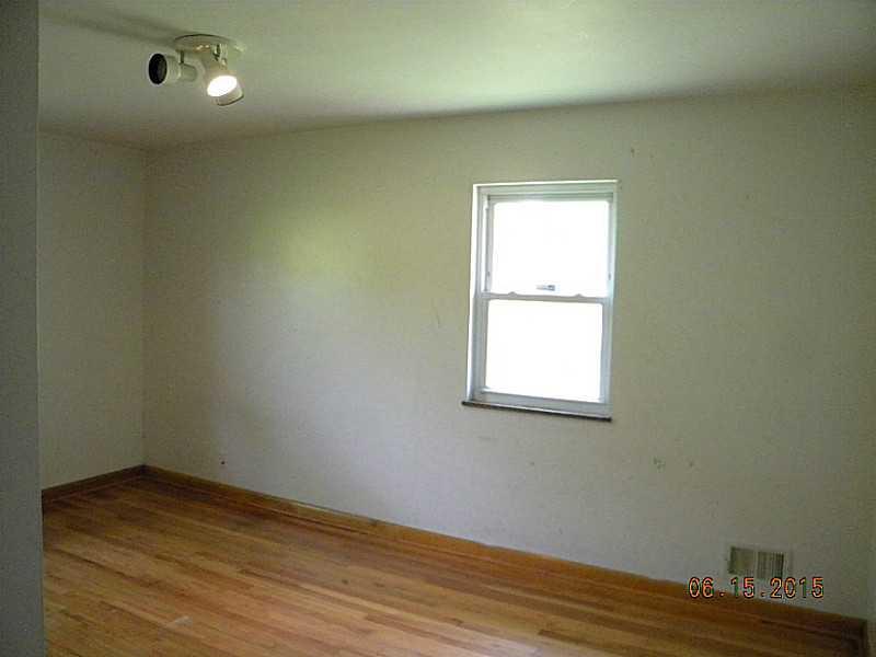 5215 Radnor Road Indianapolis, IN 46226 - Photo 9 of 14 Gallery Image 9