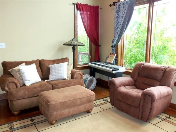 $649,900 | 7011 Sunrise Lane, McDonald, PA 15057
