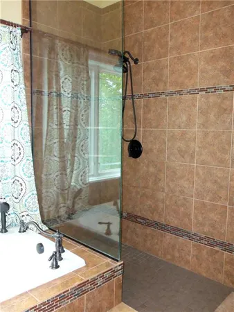 $649,900 | 7011 Sunrise Lane, McDonald, PA 15057