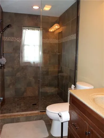 $649,900 | 7011 Sunrise Lane, McDonald, PA 15057