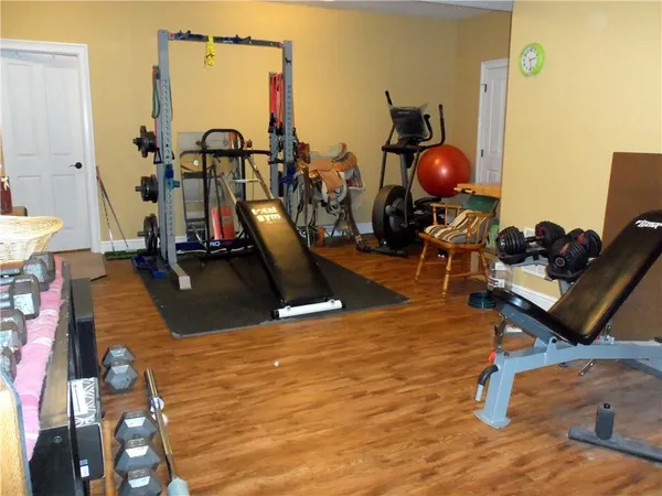 $649,900 | 7011 Sunrise Lane, McDonald, PA 15057