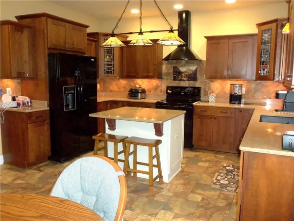 $649,900 | 7011 Sunrise Lane, McDonald, PA 15057