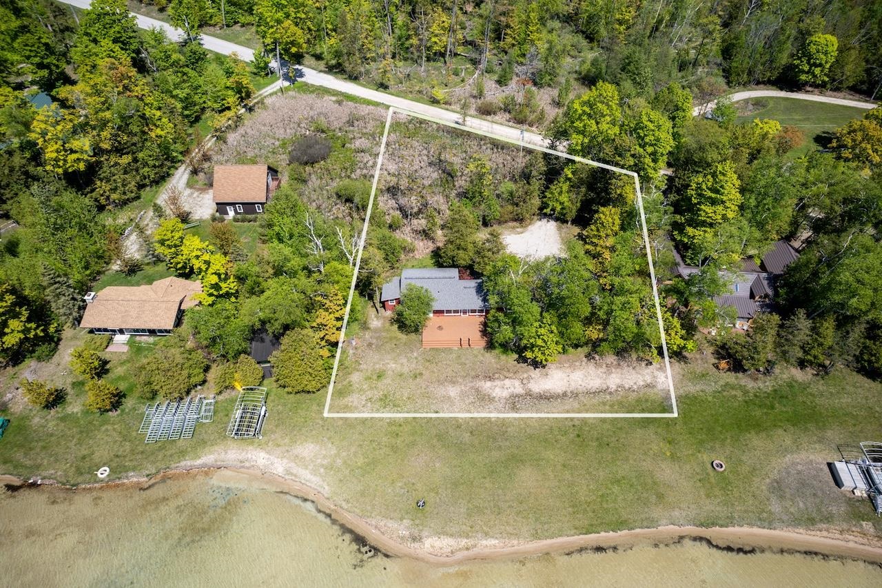 7194 South Brooks Road Maple City, MI 49664 - Photo 5 of 59