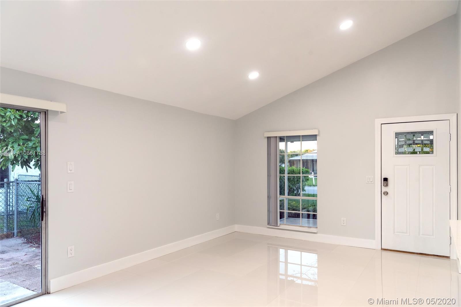 8332 Butterfield Lane Boca Raton, FL 33433 - Photo 4 of 36 Gallery Image 4