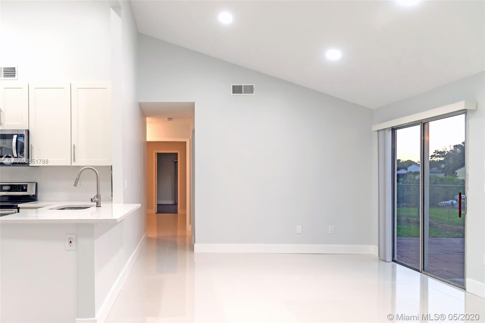 8332 Butterfield Lane Boca Raton, FL 33433 - Photo 9 of 36 Gallery Image 9