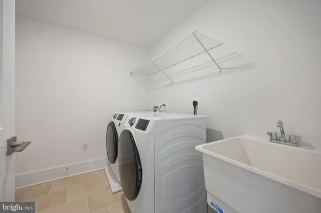 $4,700 | 2606 West Peninsula Drive, Unit 309B, Baltimore, MD 21230