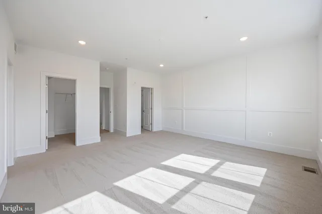 $4,700 | 2606 West Peninsula Drive, Unit 309B, Baltimore, MD 21230