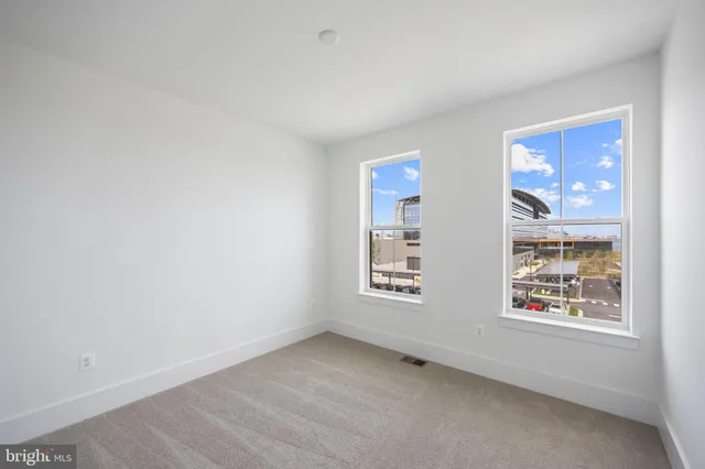 $4,700 | 2606 West Peninsula Drive, Unit 309B, Baltimore, MD 21230