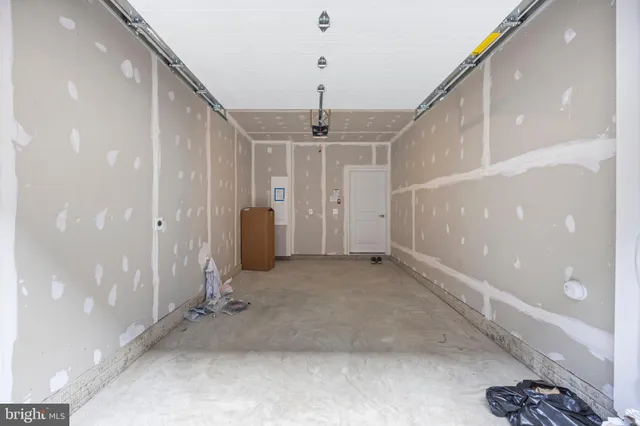 $4,700 | 2606 West Peninsula Drive, Unit 309B, Baltimore, MD 21230