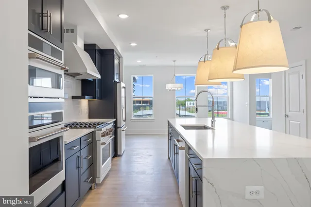 $4,700 | 2606 West Peninsula Drive, Unit 309B, Baltimore, MD 21230