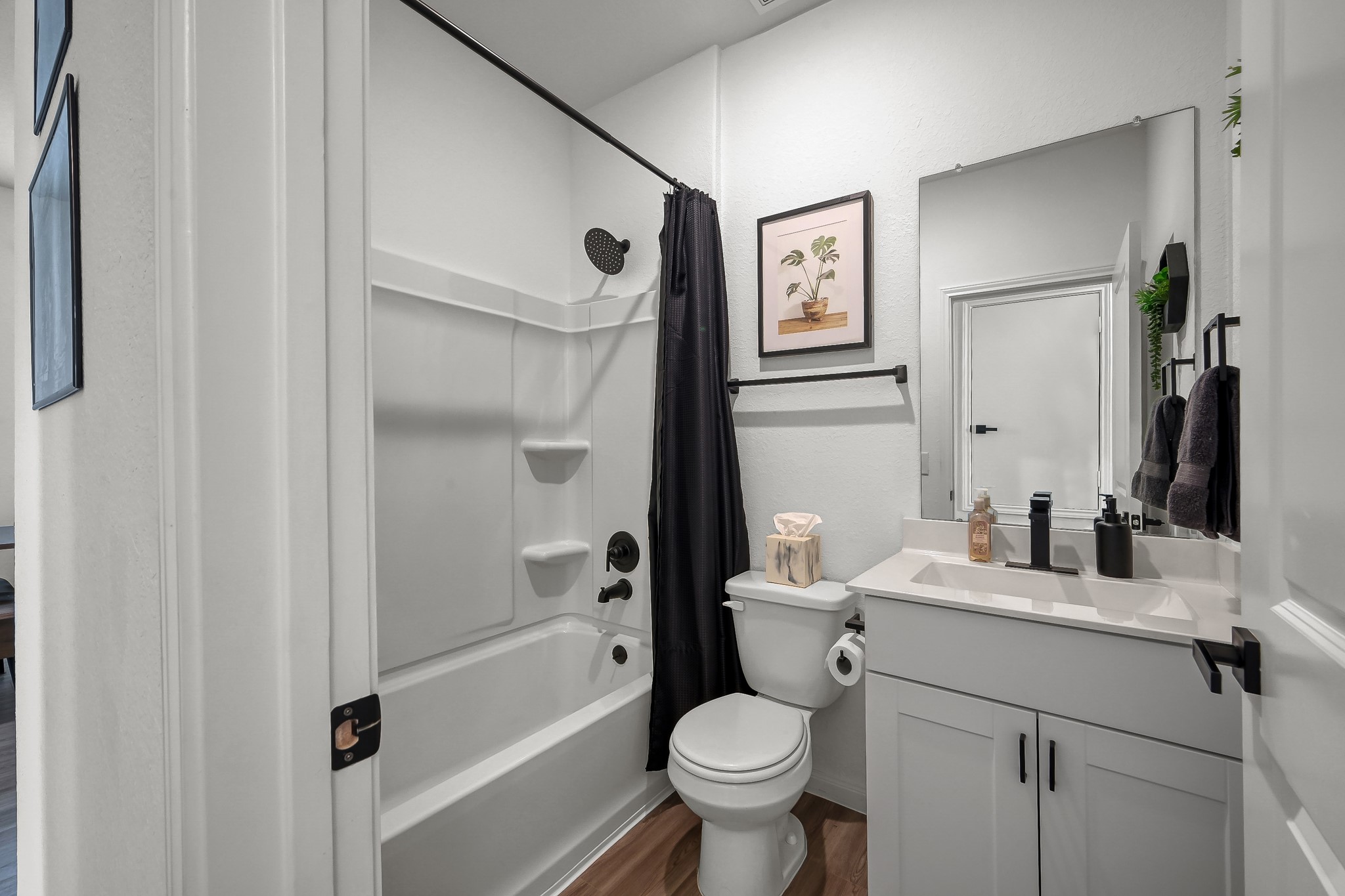 5710 Finely Run St Spring Spring, TX 77373 - Photo 18 of 26 Secondary Bathroom
