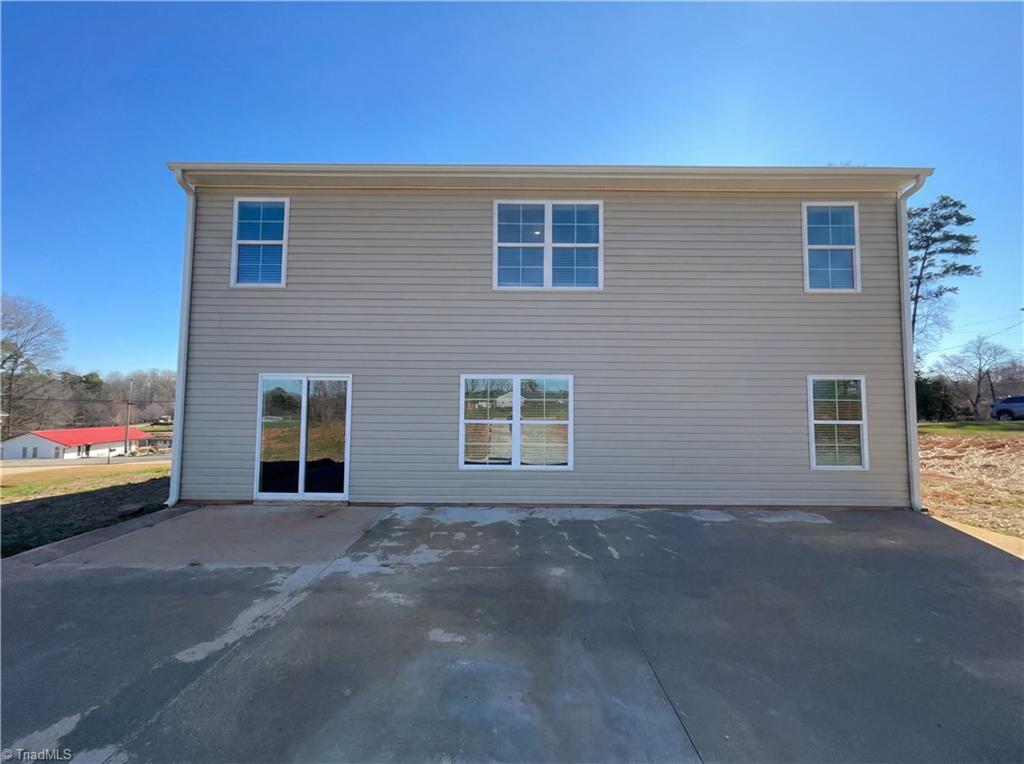700 Hickory Point Drive Lexington, NC 27292 - Photo 5 of 30