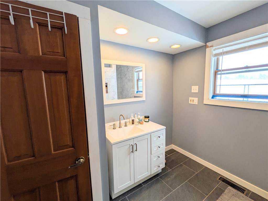 236 Springer Road Warren, NY 13439 - Photo 22 of 35 Upstairs bathroom