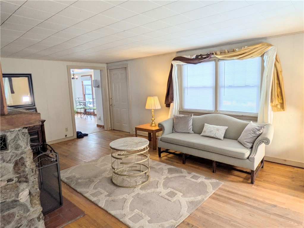 236 Springer Road Warren, NY 13439 - Photo 4 of 35 Living room