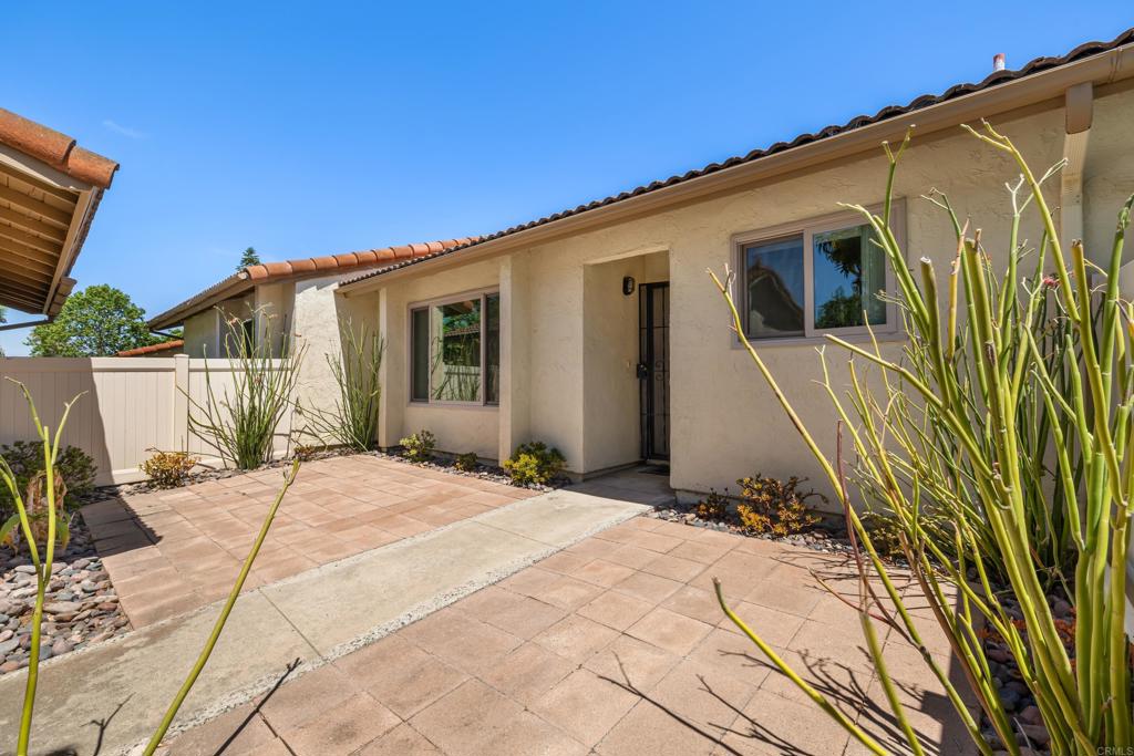 1723 Kellington Place Encinitas, CA 92024 - Photo 2 of 14