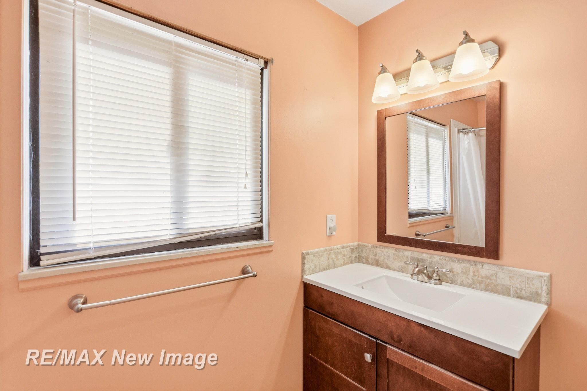 577 South Lincoln Road Bay City, MI 48708 - Photo 24 of 46