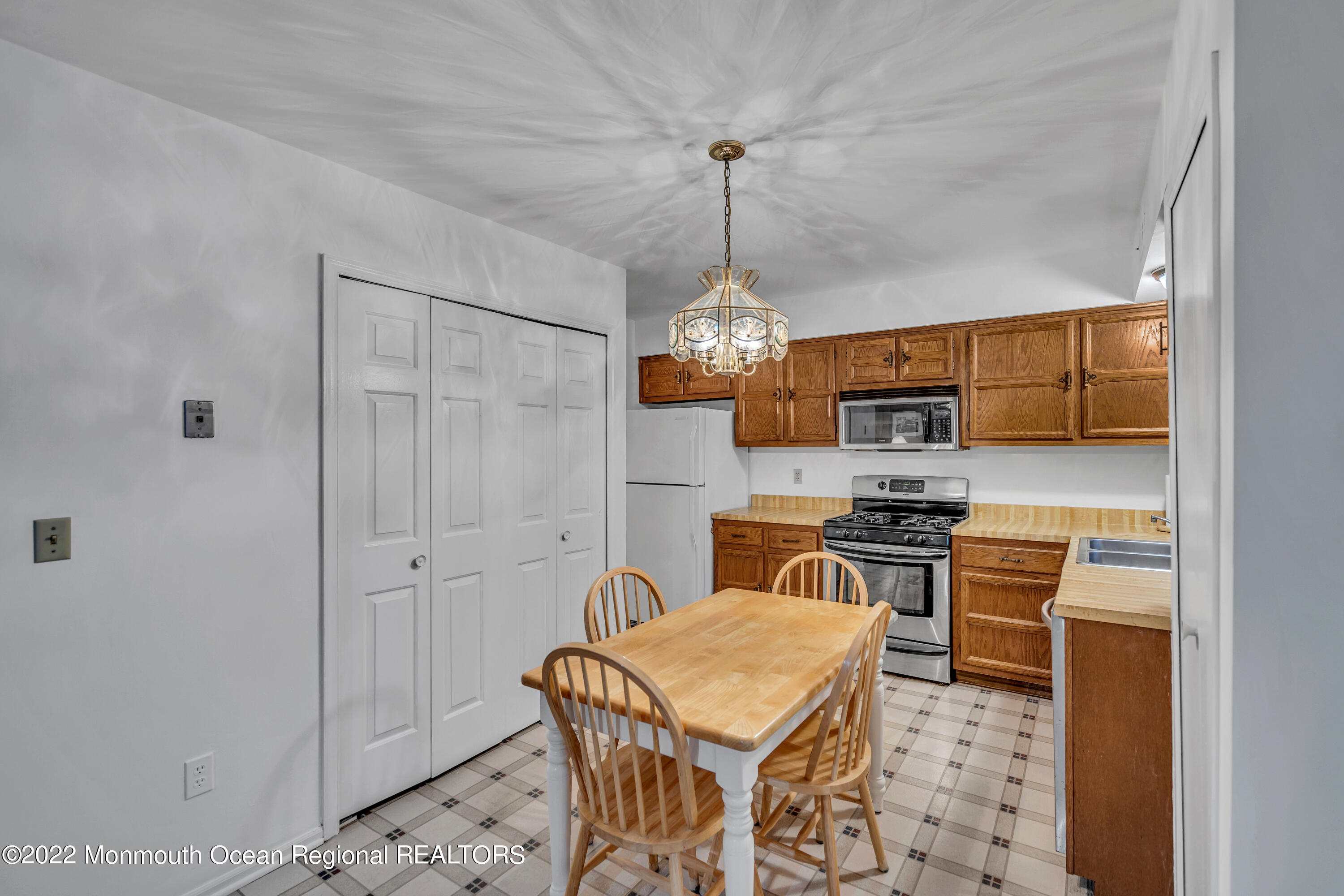 19 Magnolia Drive Spring Lake Heights, NJ 07762 - Photo 3 of 25 008_dsc04801