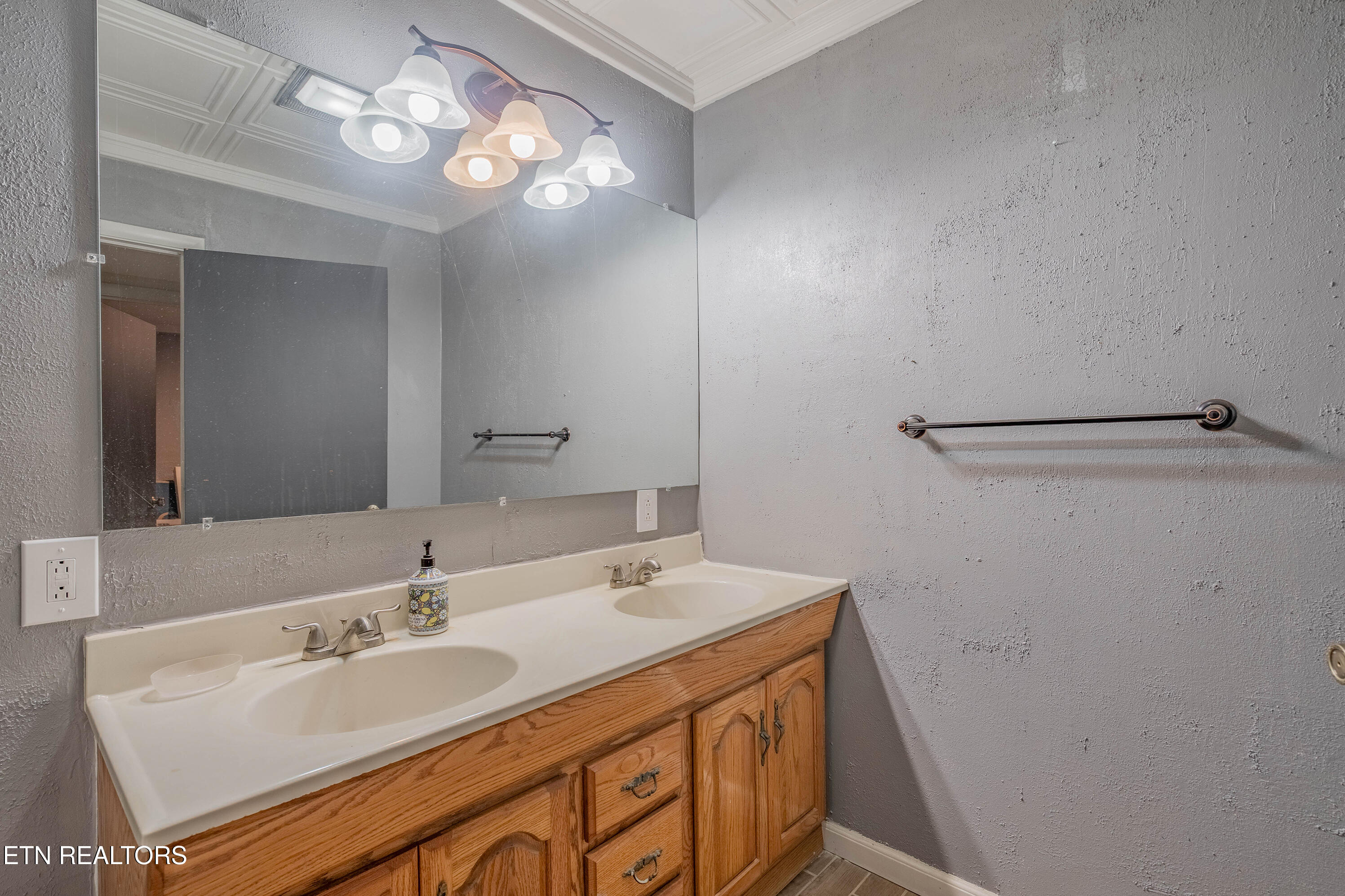 102 Ithaca Lane Oak Ridge, TN 37830 - Photo 27 of 36 A7305958-HDR