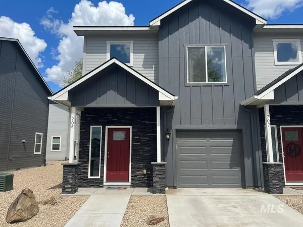 $325,000 | 705 East Bates Avenue, Parma, ID 83660