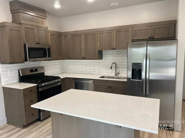 $325,000 | 705 East Bates Avenue, Parma, ID 83660