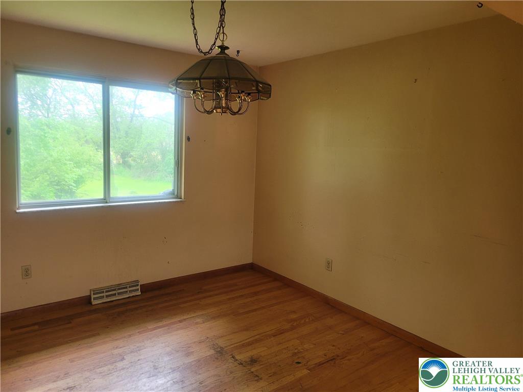451 Country Club Road Easton, PA 18045 - Photo 3 of 13 Gallery Image 3