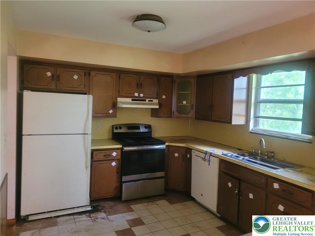 451 Country Club Road Easton, PA 18045 - Photo 4 of 13 Gallery Image 4