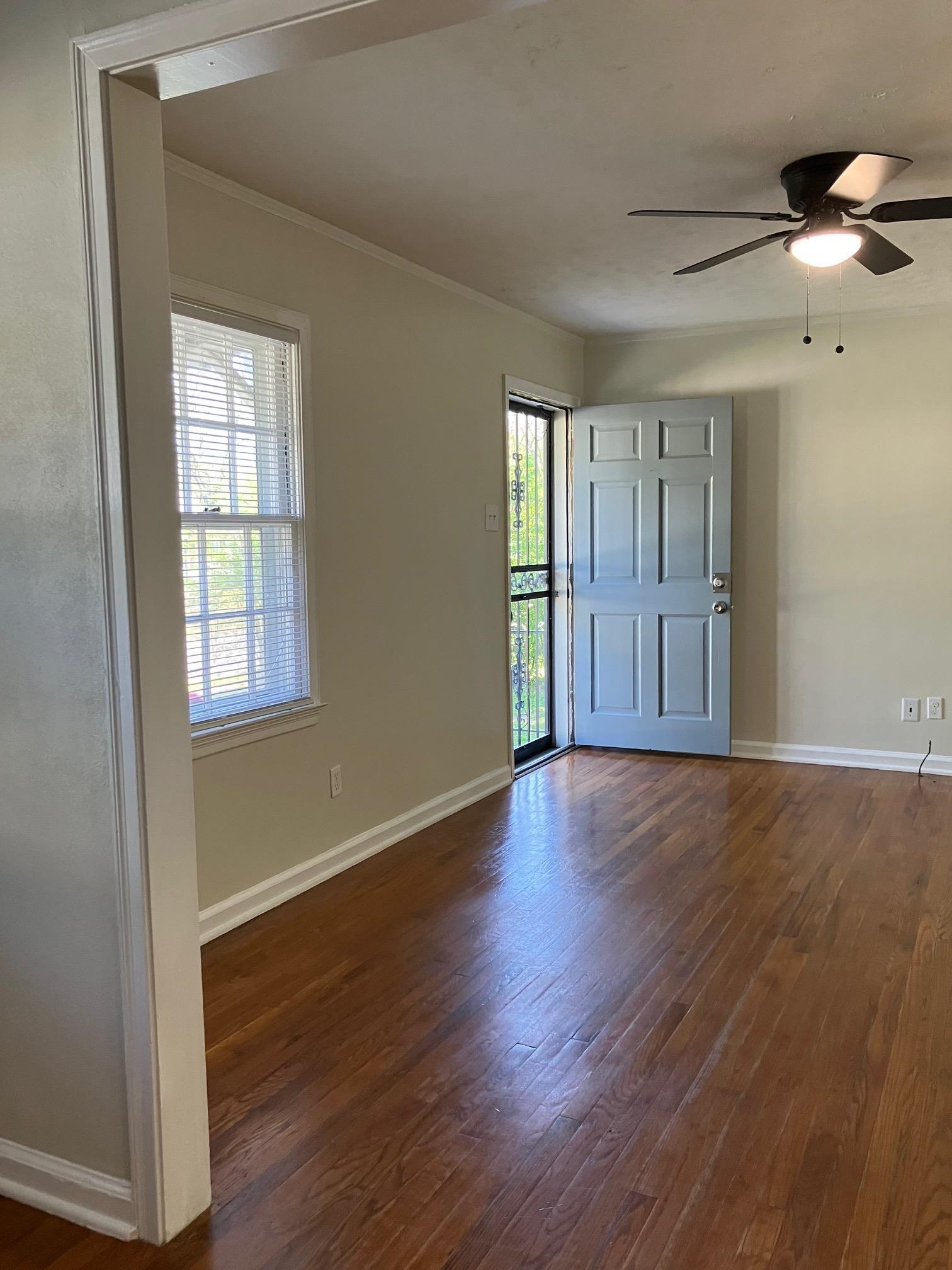 3827 Wilshire Road Memphis, TN 38111 - Photo 6 of 11 View from the dining room toward the front entry