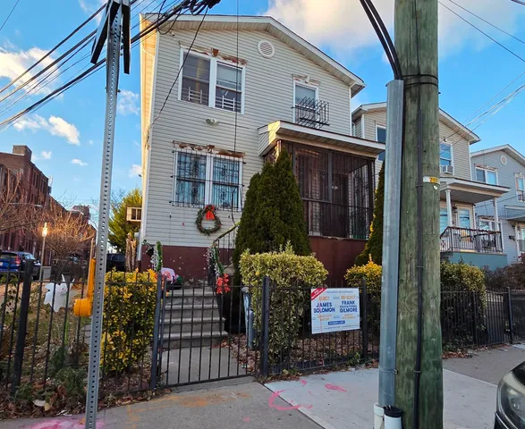 $2,500 | 703 Garfield Avenue, Unit 2, Jersey City, NJ 07305