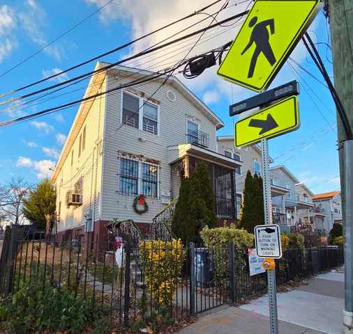 $2,500 | 703 Garfield Avenue, Unit 2, Jersey City, NJ 07305