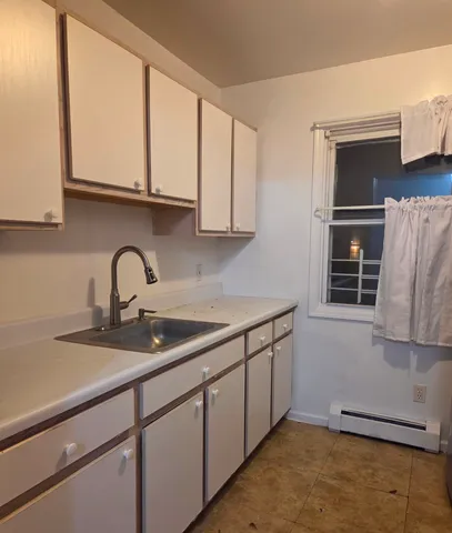 $2,500 | 703 Garfield Avenue, Unit 2, Jersey City, NJ 07305