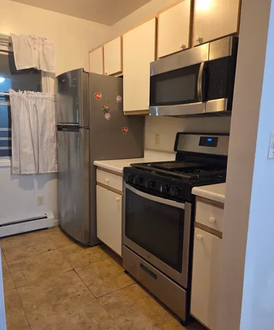 $2,500 | 703 Garfield Avenue, Unit 2, Jersey City, NJ 07305