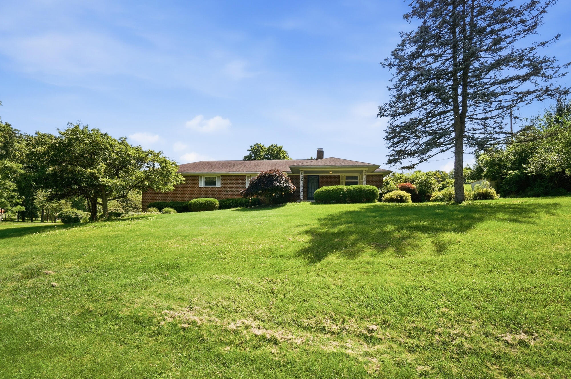 1858 Devon Drive Springfield, OH 45503 - Photo 5 of 55 005