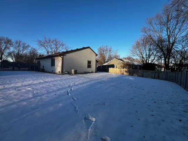 $2,850 | 1944 Navarone Drive, Naperville, IL 60565