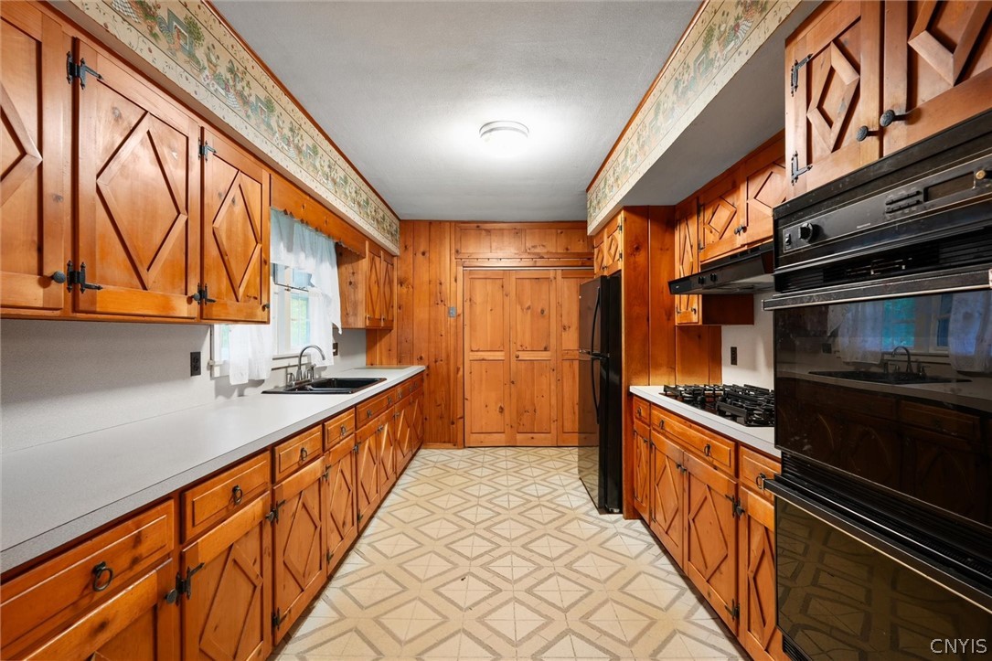Kitchen..double oven