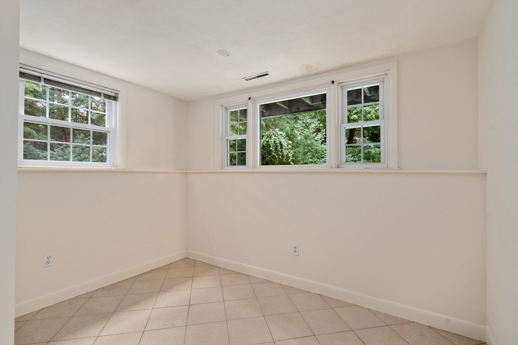 10 Radcliffe Road Weston, MA 02493 - Photo 34 of 41