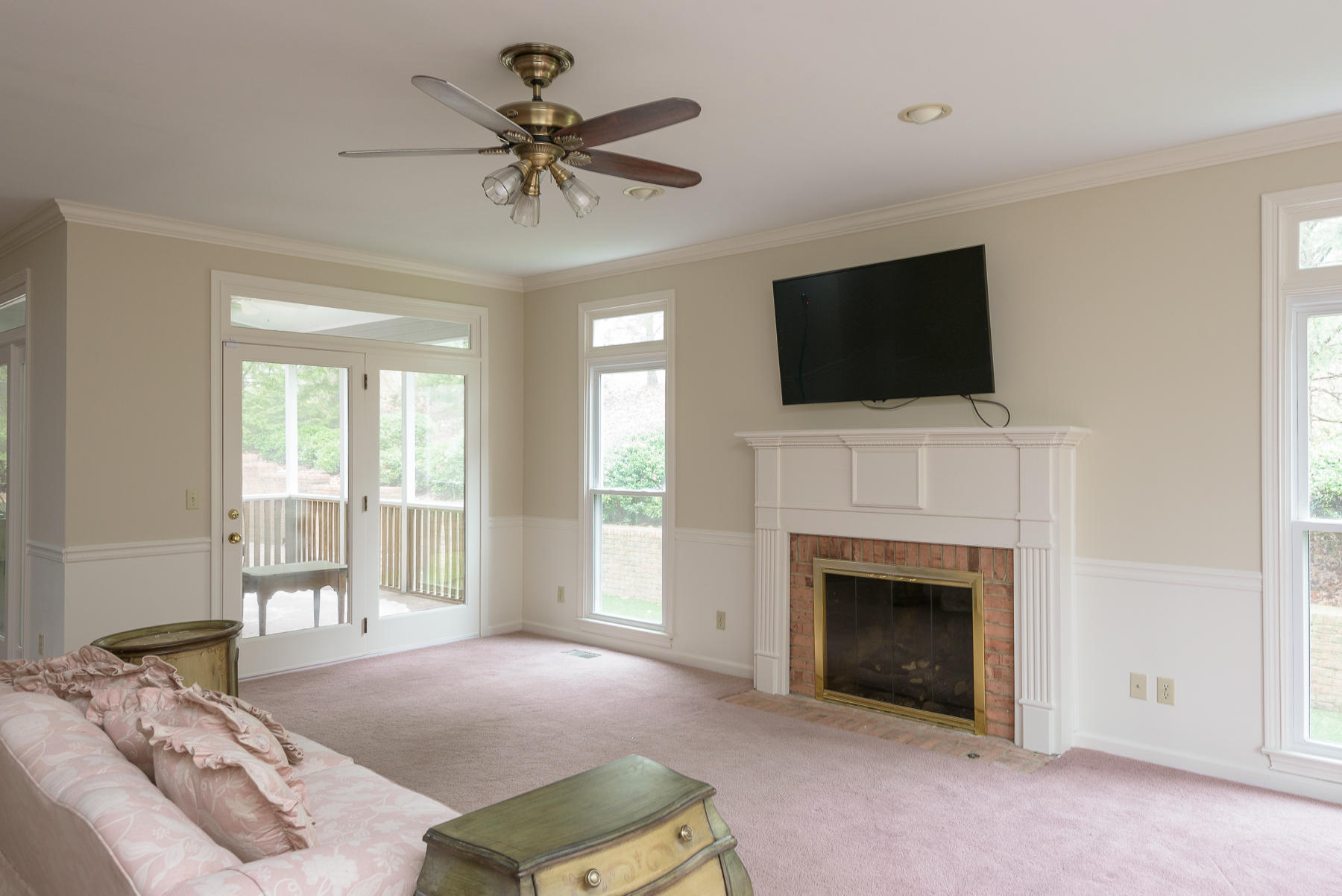 55 Cool Spring Road Signal Mountain, TN 37377 - Photo 11 of 29 Living Room