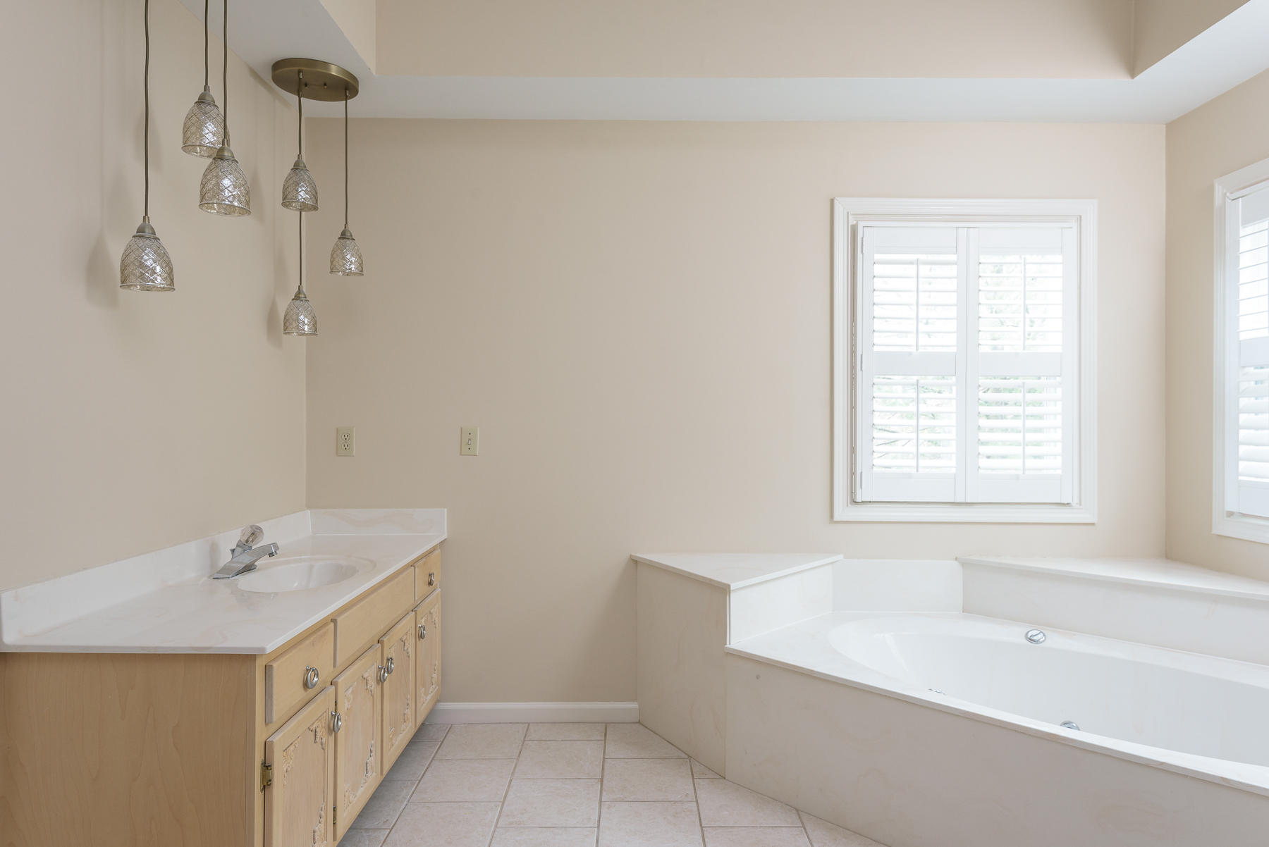 55 Cool Spring Road Signal Mountain, TN 37377 - Photo 17 of 29 Master Bathroom