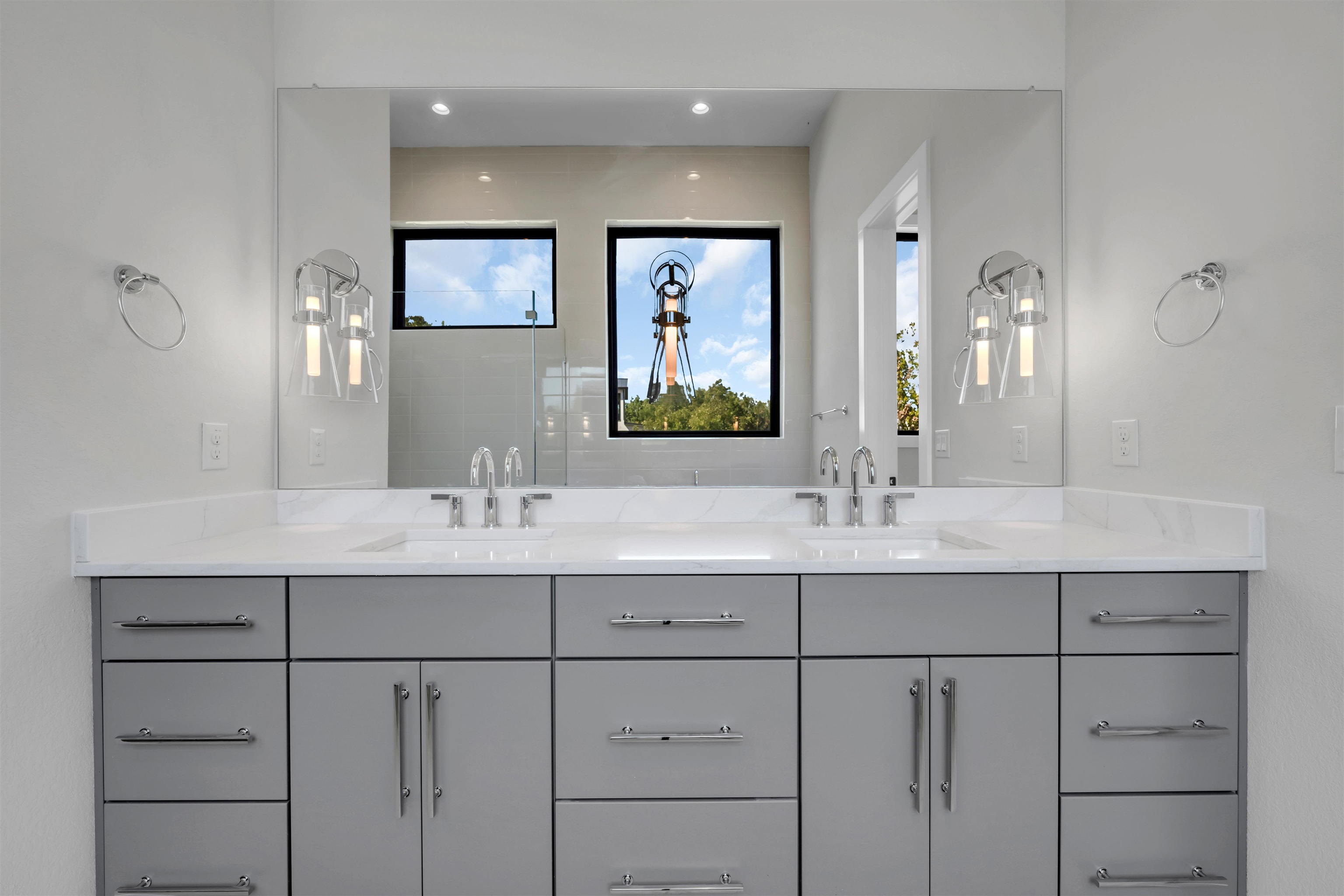 509 Lake Street Kingsland, TX 78639 - Photo 7 of 29 a bathroom with double sink and a mirror