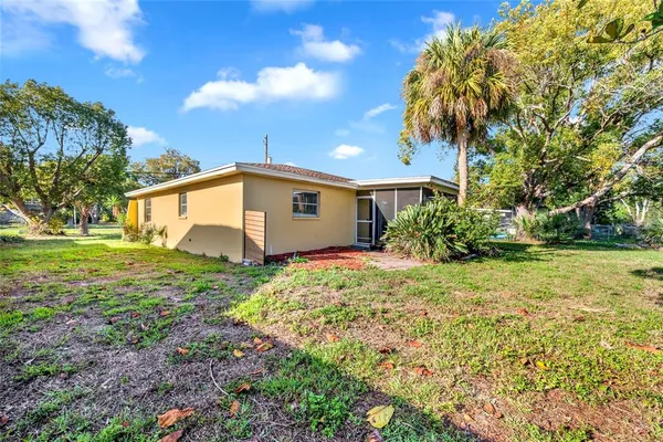 $2,600 | 124 Crystal Beach Avenue, Crystal Beach, FL 34683