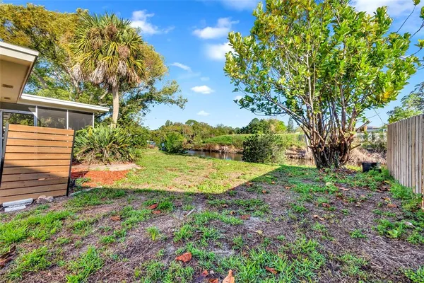 $2,600 | 124 Crystal Beach Avenue, Crystal Beach, FL 34683