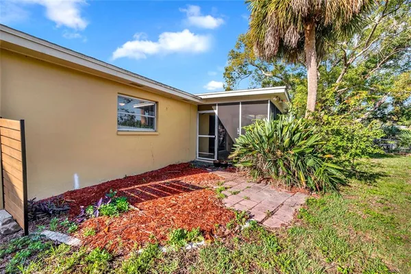$2,600 | 124 Crystal Beach Avenue, Crystal Beach, FL 34683